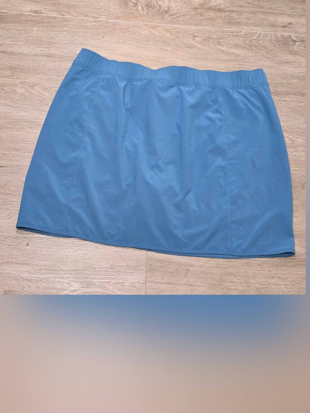 Patagonia Fleetwith Skort Womans Sz XL Wavy Blue Color Faux-Wrap - Picture 6 of 6